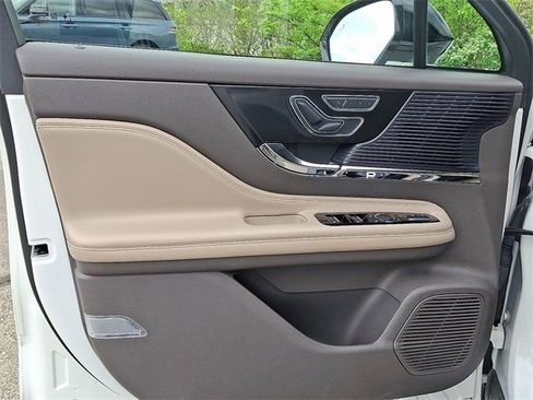 Used 2021 Lincoln Corsair AWD w/ Equipment Group 101A image 12