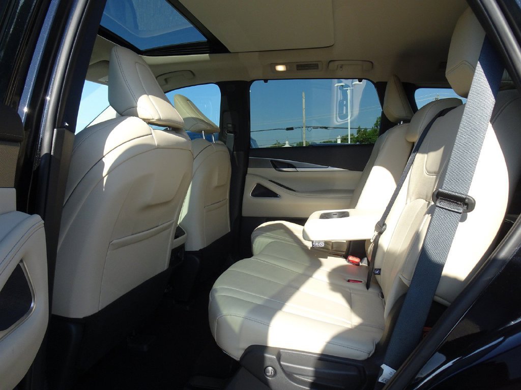 Used 2024 INFINITI QX60 Luxe w/ Vision Package AWD/4WD image 16