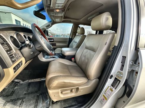 Used 2013 Toyota Sequoia Platinum image 13