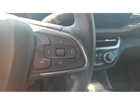 Used 2025 Buick Envista Sport Touring w/ Convenience II Package FWD image 22