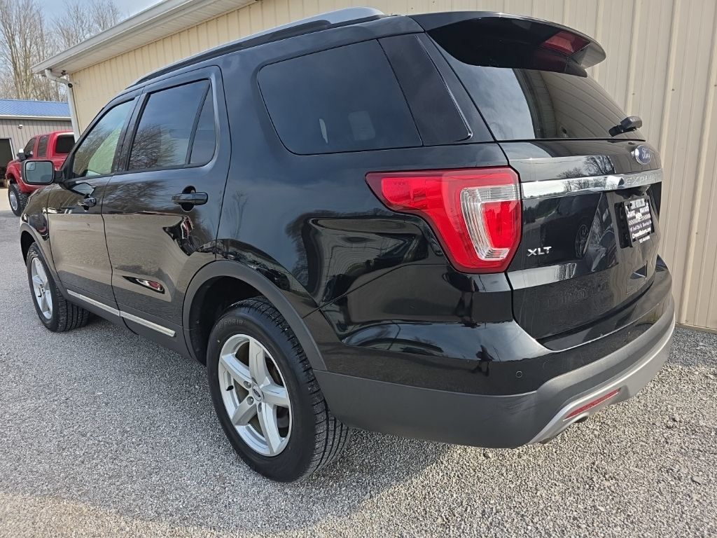 Used 2016 Ford Explorer XLT w/ Equipment Group 201A AWD/4WD image 9