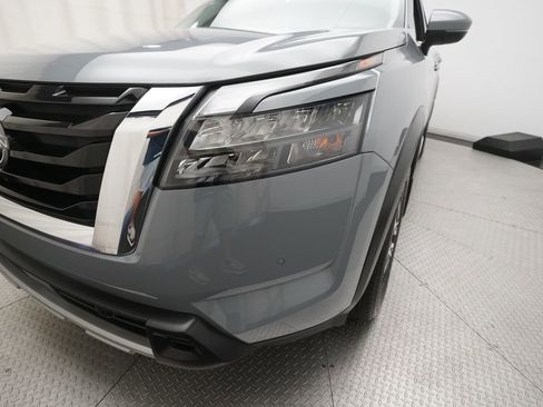 Certified 2025 Nissan Pathfinder Platinum w/ Cargo Package AWD/4WD image 24