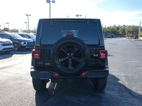 Used 2020 Jeep Wrangler Unlimited Sahara image 7