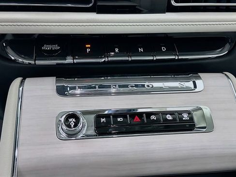 New 2026 Lincoln Aviator Reserve w/ Luxury Package image 17