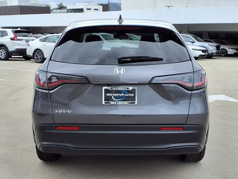 New 2025 Honda HR-V LX image 5