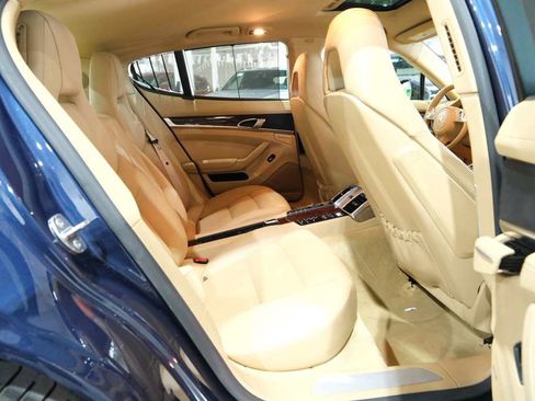 Used 2014 Porsche Panamera 4 image 25