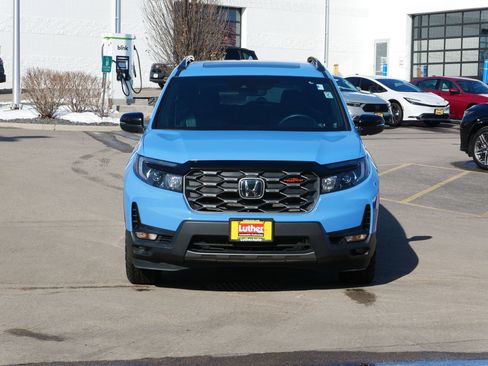 Used 2024 Honda Passport TrailSport image 2