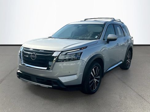 Used 2023 Nissan Pathfinder Platinum w/ Cargo Package AWD/4WD image 3