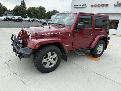 Used 2012 Jeep Wrangler Rubicon w/ PWR Convenience Group image 3