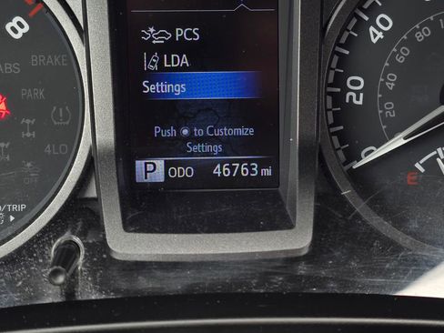 Used 2022 Toyota Tacoma TRD Off-Road image 26