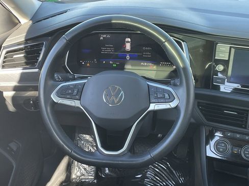 Used 2024 Volkswagen Jetta SE FWD image 15