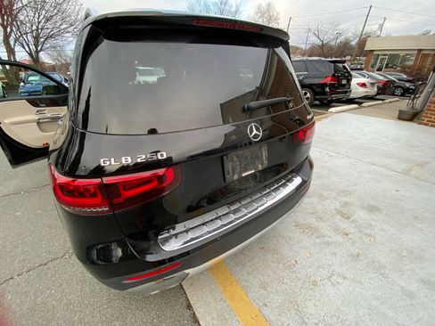 Used 2023 Mercedes-Benz GLB 250 4MATIC image 14