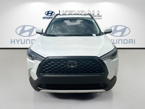 Used 2024 Toyota Corolla Cross LE w/ Moonroof Package FWD image 2