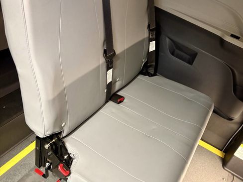 Used 2022 Toyota Sienna LE image 12