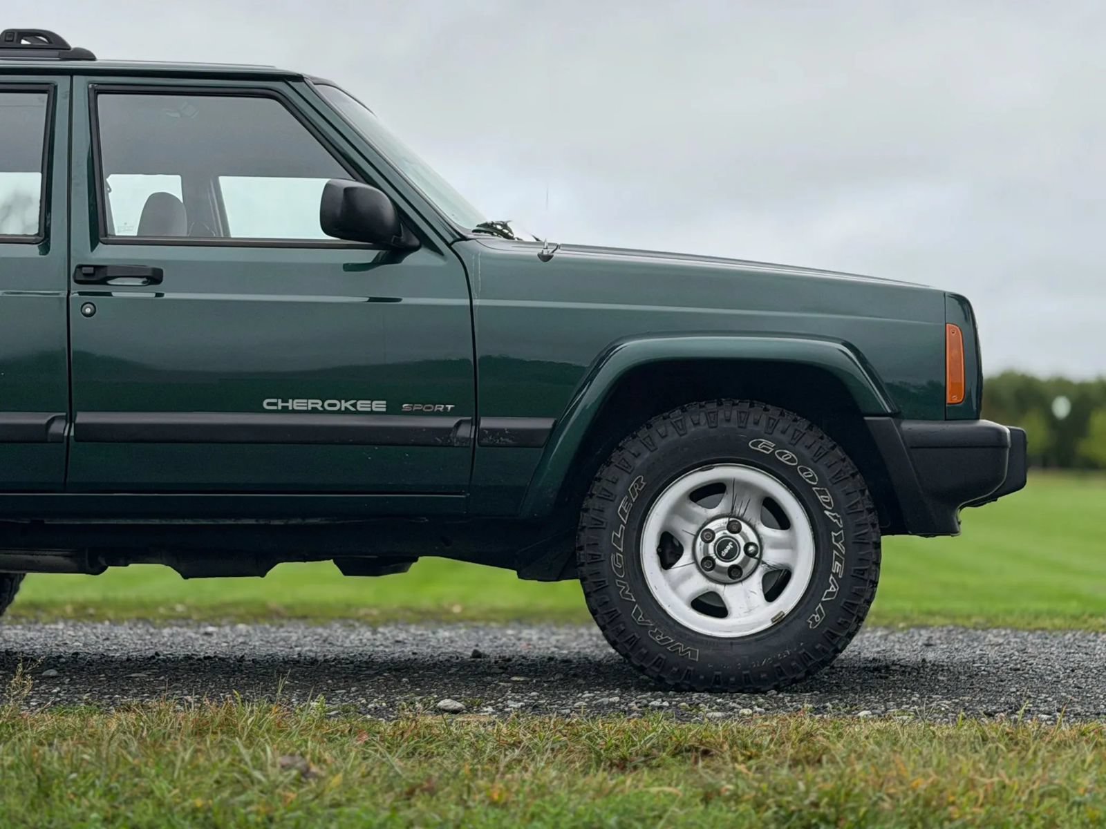Used 1999 Jeep Cherokee 4WD 4-Door image 7