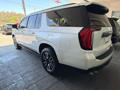 Used 2022 GMC Yukon XL AT4 AWD/4WD image 5