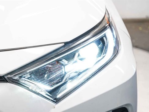 Used 2019 Toyota RAV4 XLE image 7