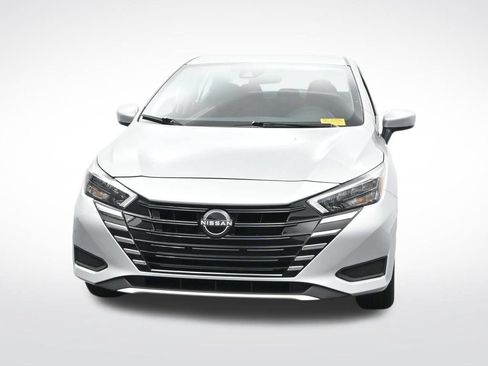 Used 2025 Nissan Versa SV FWD image 2
