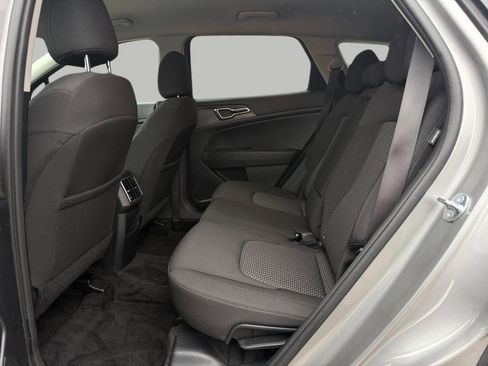 Certified 2025 Kia Sportage LX image 24