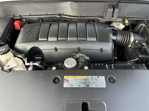 Certified 2017 Chevrolet Traverse LT w/ LPO, 'HIT The Road' Package image 12