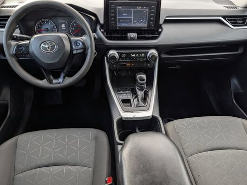 Used 2022 Toyota RAV4 XLE AWD/4WD image 10