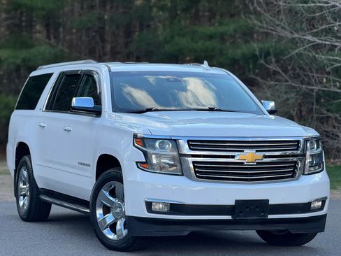 Used 2016 Chevrolet Suburban LTZ image 2