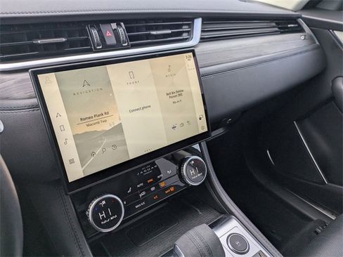 Used 2023 Jaguar F-PACE S image 11