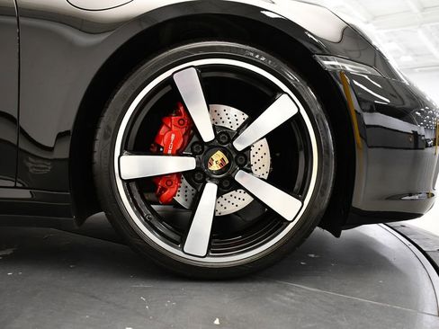 Used 2021 Porsche 911 Carrera image 19