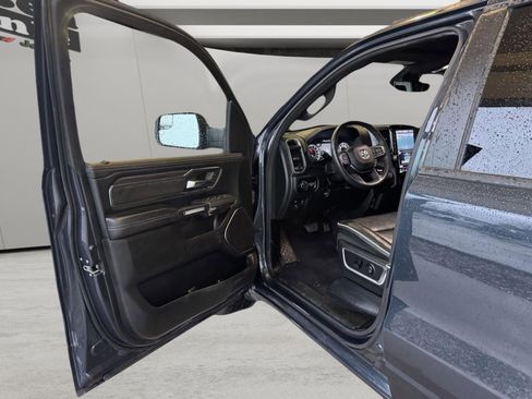 Used 2025 RAM 1500 Laramie AWD/4WD image 9