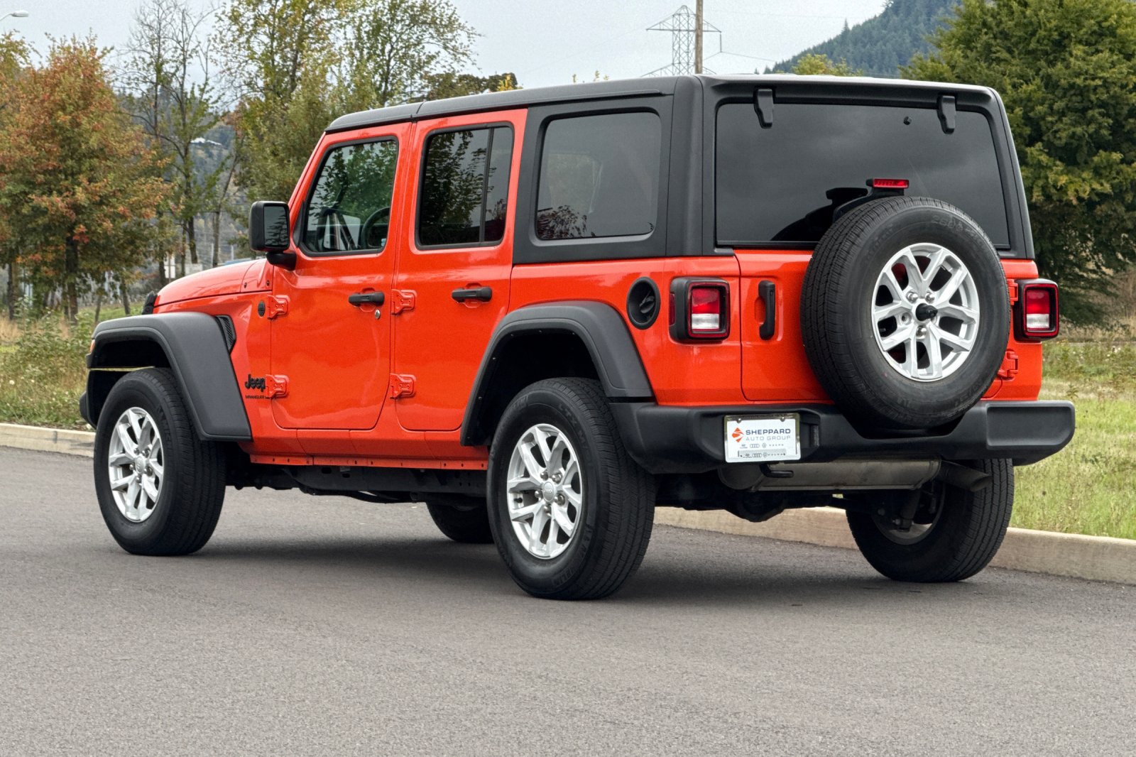 Used 2023 Jeep Wrangler Unlimited Sport AWD/4WD image 5