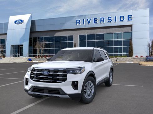 New 2026 Ford Explorer Active w/ Active Comfort Package image 3