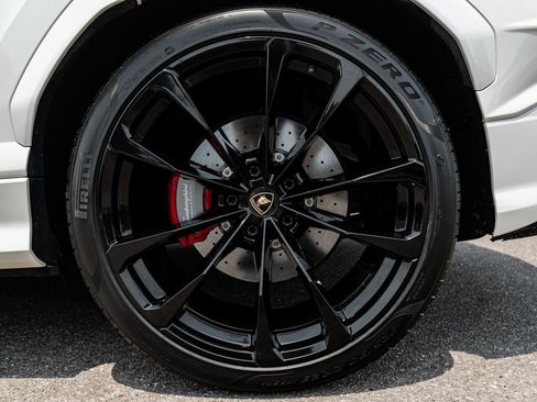 Used 2023 Lamborghini Urus S AWD/4WD image 7