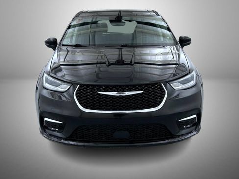 Certified 2023 Chrysler Pacifica Touring-L FWD image 2