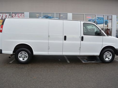 Used 2014 Chevrolet Express 2500 Extended image 8