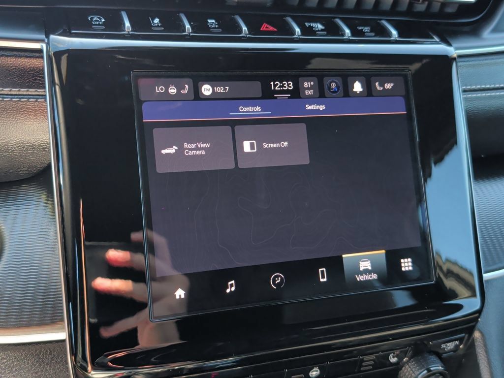 Used 2025 Jeep Grand Cherokee Altitude AWD/4WD image 20