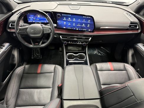 Used 2024 Chevrolet Traverse RS w/ LPO, Floor Liner Package image 16