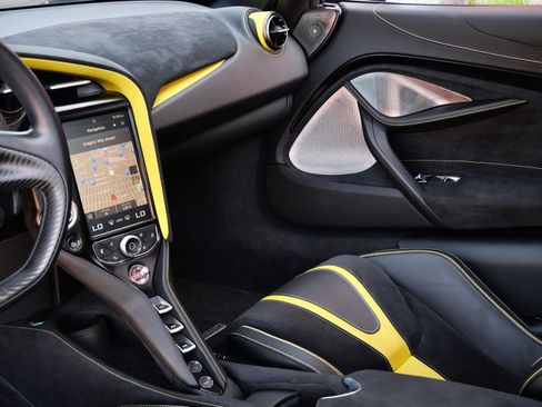 Used 2019 McLaren 720S Performance image 12