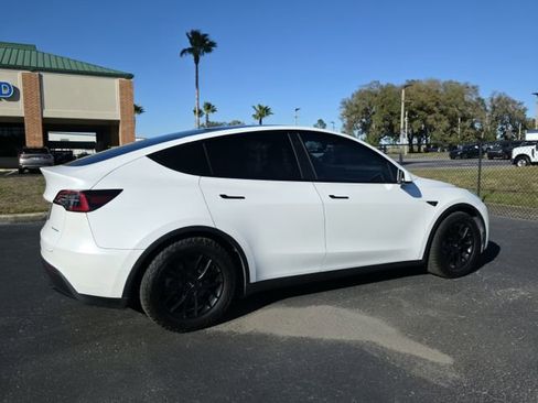 Used 2021 Tesla Model Y Long Range image 5