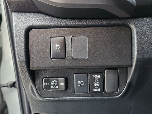 Used 2022 Toyota Tacoma TRD Off-Road w/ TRD Premium Off Road Package AWD/4WD image 25