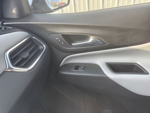 Used 2022 Chevrolet Equinox LT AWD/4WD image 14