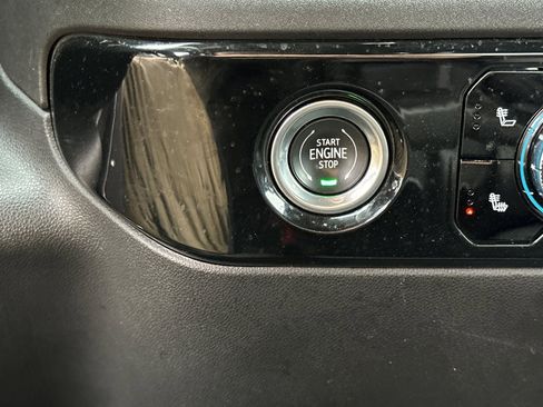 Used 2024 GMC Sierra 1500 SLT image 21