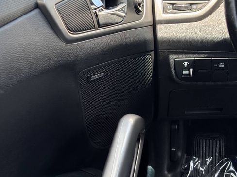 Used 2013 Hyundai Veloster RE:MIX Edition FWD image 21