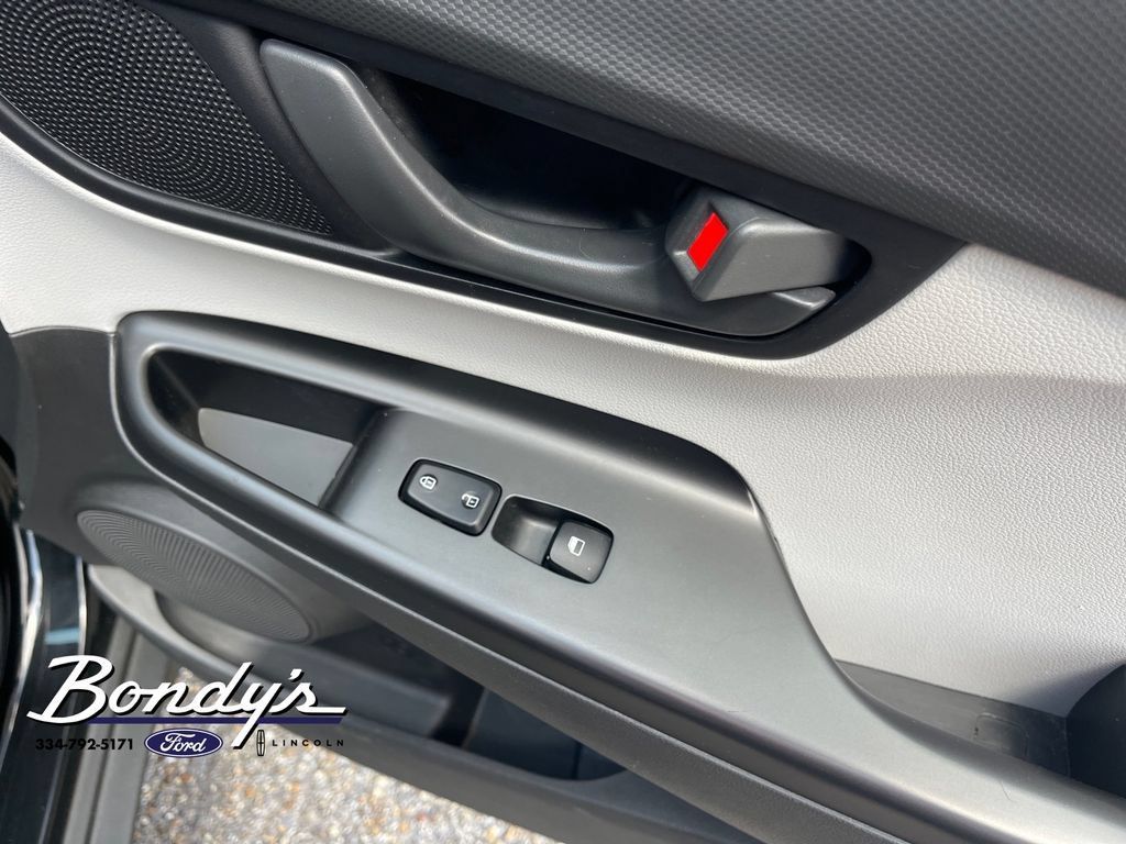 Used 2022 Hyundai Kona SEL FWD image 20