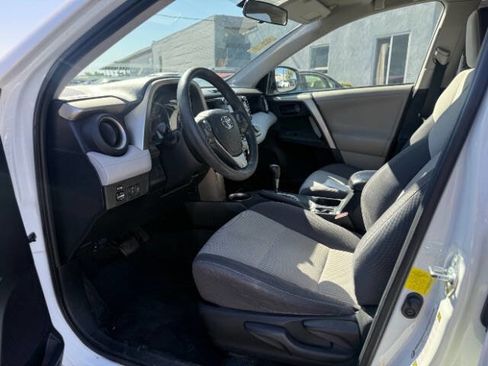 Used 2013 Toyota RAV4 XLE FWD image 10