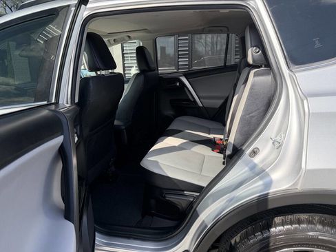 Used 2016 Toyota RAV4 Limited w/ Advanced Technology Package image 11