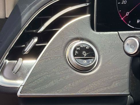 Used 2025 Mercedes-Benz E 350 Sedan image 29