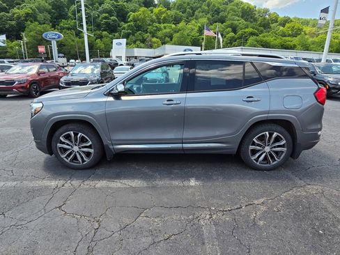 Used 2019 GMC Terrain Denali w/ Advanced Safety Package AWD/4WD image 4