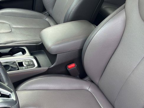 Used 2019 Hyundai Santa Fe Limited image 24