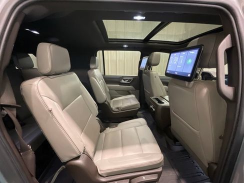 Used 2021 GMC Yukon XL SLT w/ SLT Premium Package RWD image 19