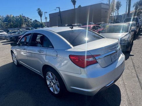 Used 2011 Chrysler 200 Touring image 4